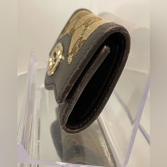 Gucci monogram key case - Picture 5 of 17